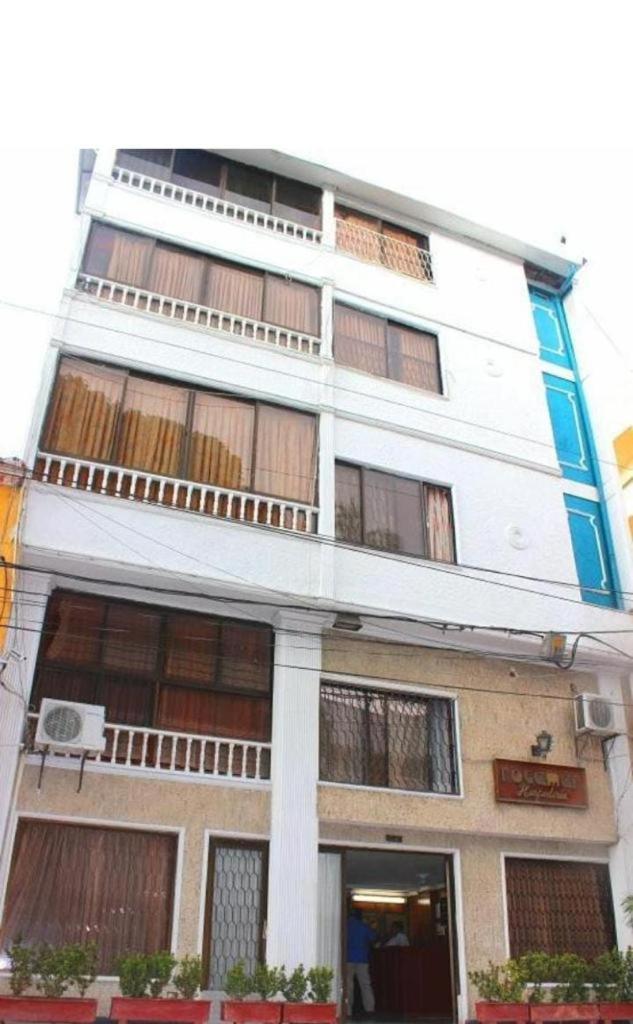 Hotel Roca & Mar Санта Марта Екстериор снимка
